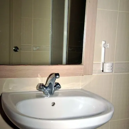 Almena Hotell 3*