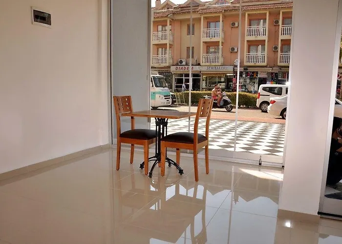 Almena Hotel 3*